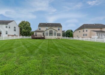 A Guide to Survive the Stress While Selling Your House