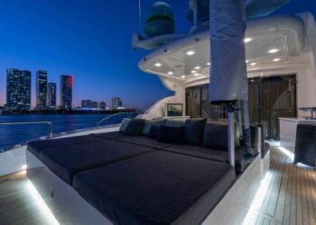 miami yacht charters luxury