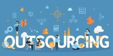 Behind the Scenes: Outstaffing vs Outsourcing – Making Informed Decisions