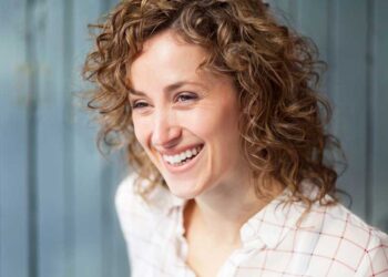 Aesthetic Alchemy for a Radiant Smile with Dental Crowns