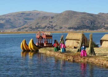 Floating Island, Peru