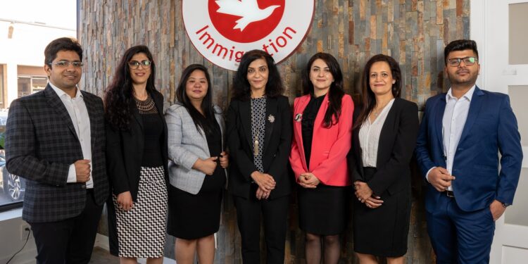 homa saxena team