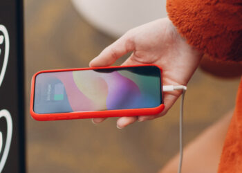 Top Portable Cell Phone Chargers from HonestWaves