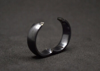 Discover the Durability and Style of Men’s Hinged Wedding Bands