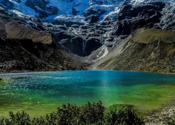 Exploring the Stunning Beauty of Humantay Lake Peru