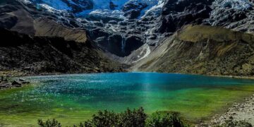 Exploring the Stunning Beauty of Humantay Lake Peru