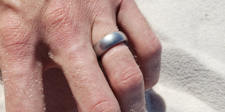 Comfortable and Stylish Rings for Arthritis: Tailored Solutions for Sensitive Hands