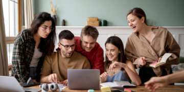 Key Features to Look for in a Retail Learning Management System to Maximize ROI