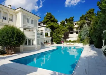 Trusted Pool Repair Experts for Lasting Solutions