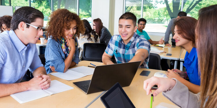 anti money laundering training program