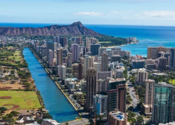 Oahu’s Solo Siren Song: A Guide for Women Traveling Alone
